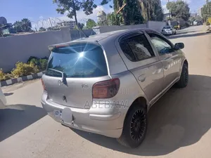Toyota Vitz 2004 Silver