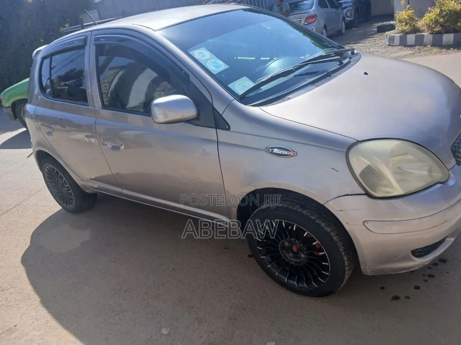 Toyota Vitz 2004 Silver
