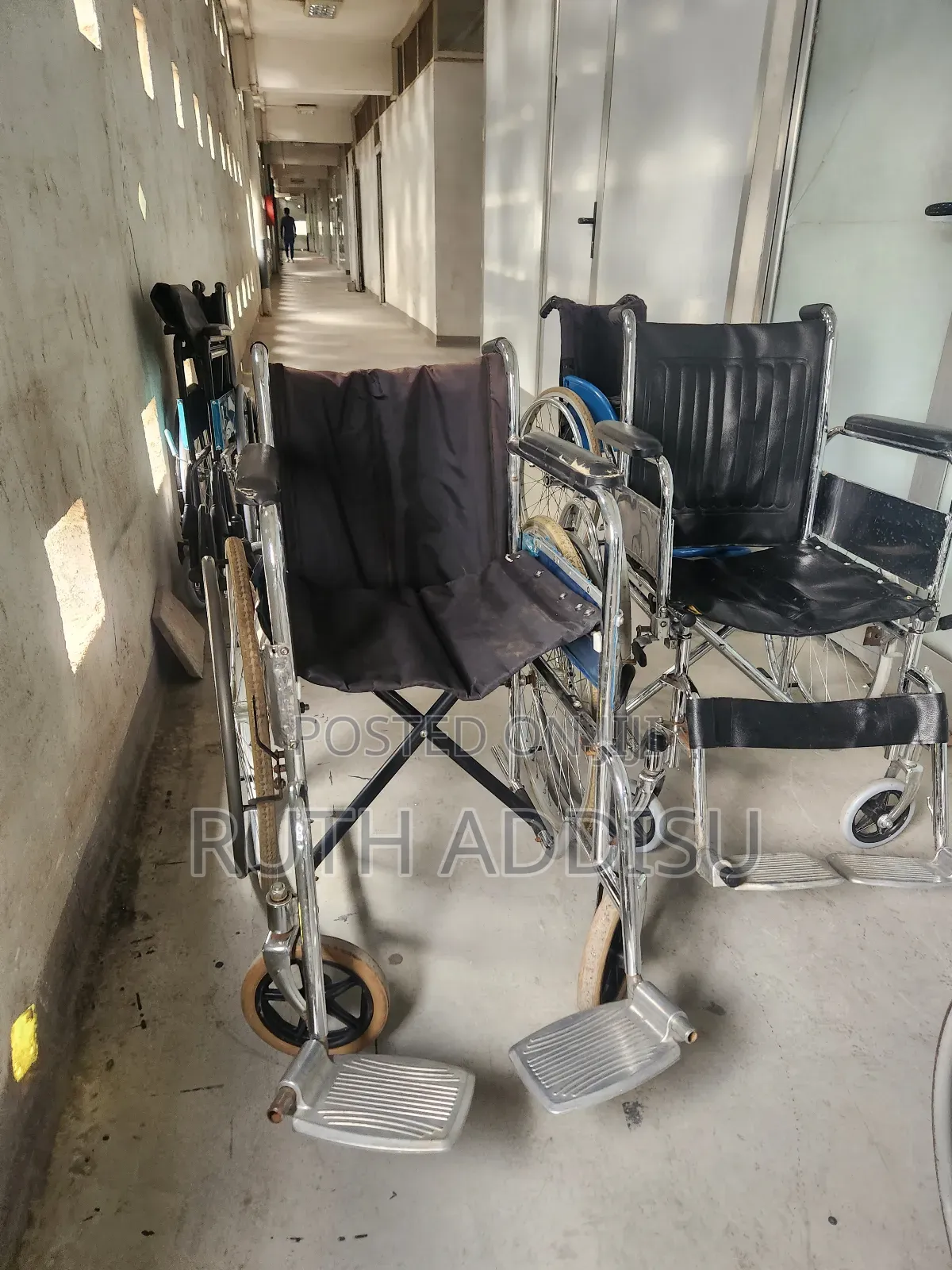 Stainless Steel Mid Back Patient Wheel Chair Whilchar
