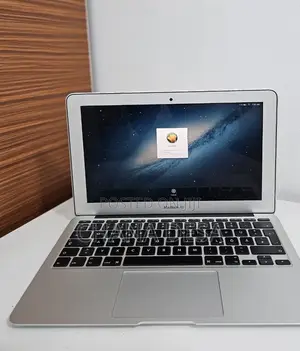 New Apple MacBook Air 2024 M3 13-inch 4GB Intel Core i5 SSD 256GB