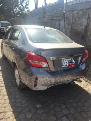 Mitsubishi Attrage 2021 Silver