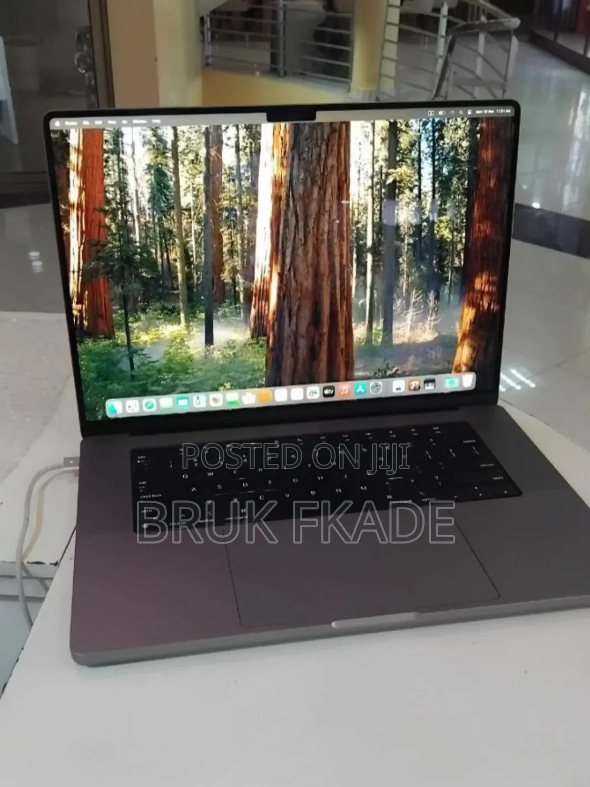 New Laptop Apple MacBook Pro 2021 M1 32GB Apple M1 Pro SSD 1T