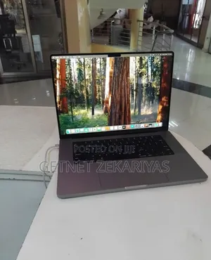 New Laptop Apple MacBook Pro M1 32GB Apple M1 Pro SSD 1T