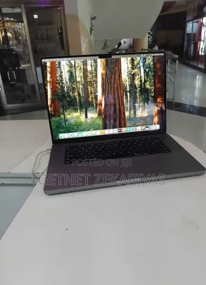 New Laptop Apple MacBook Pro M1 32GB Apple M1 Pro SSD 1T