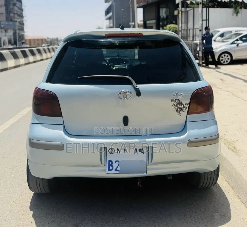 Toyota Vitz 2004 Blue