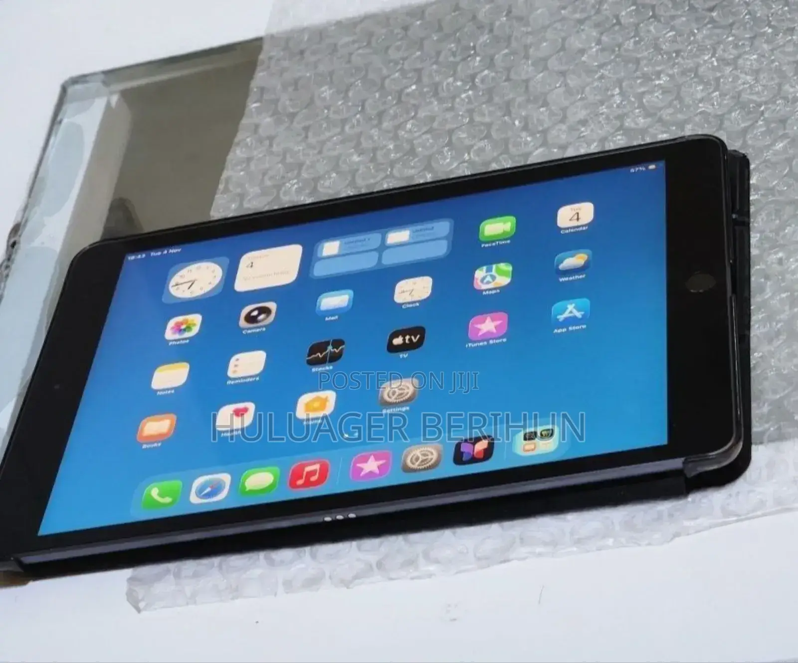New Apple iPad 9.7 128 GB Blue