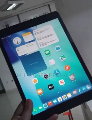 New Apple iPad 9.7 128 GB Blue