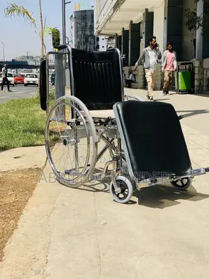 Commode Manual Wheelchair 3 in 1commode Manual Wheelchair