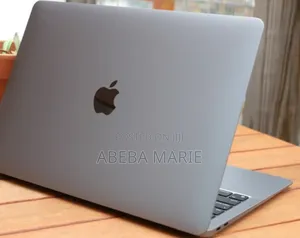 New Laptop Apple MacBook Pro M1 8GB Apple M1 SSD 256GB