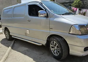 Toyota HiAce 2009 Silver