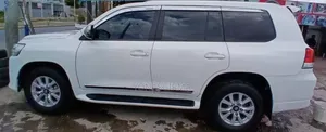 Toyota Land Cruiser 2012 White