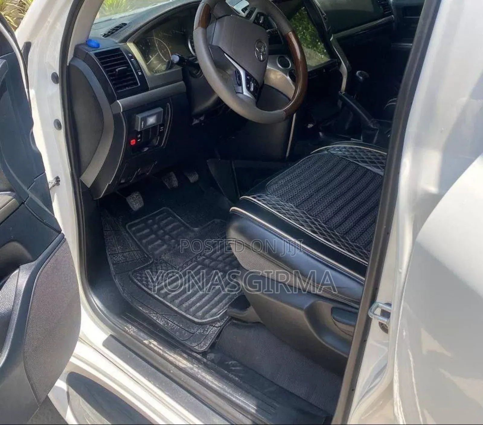Toyota Land Cruiser 2012 White