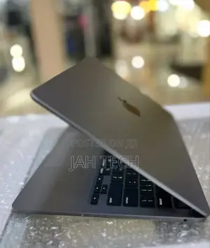 New Laptop Apple MacBook Air 2022 M2 8GB Apple M2 SSD 256GB