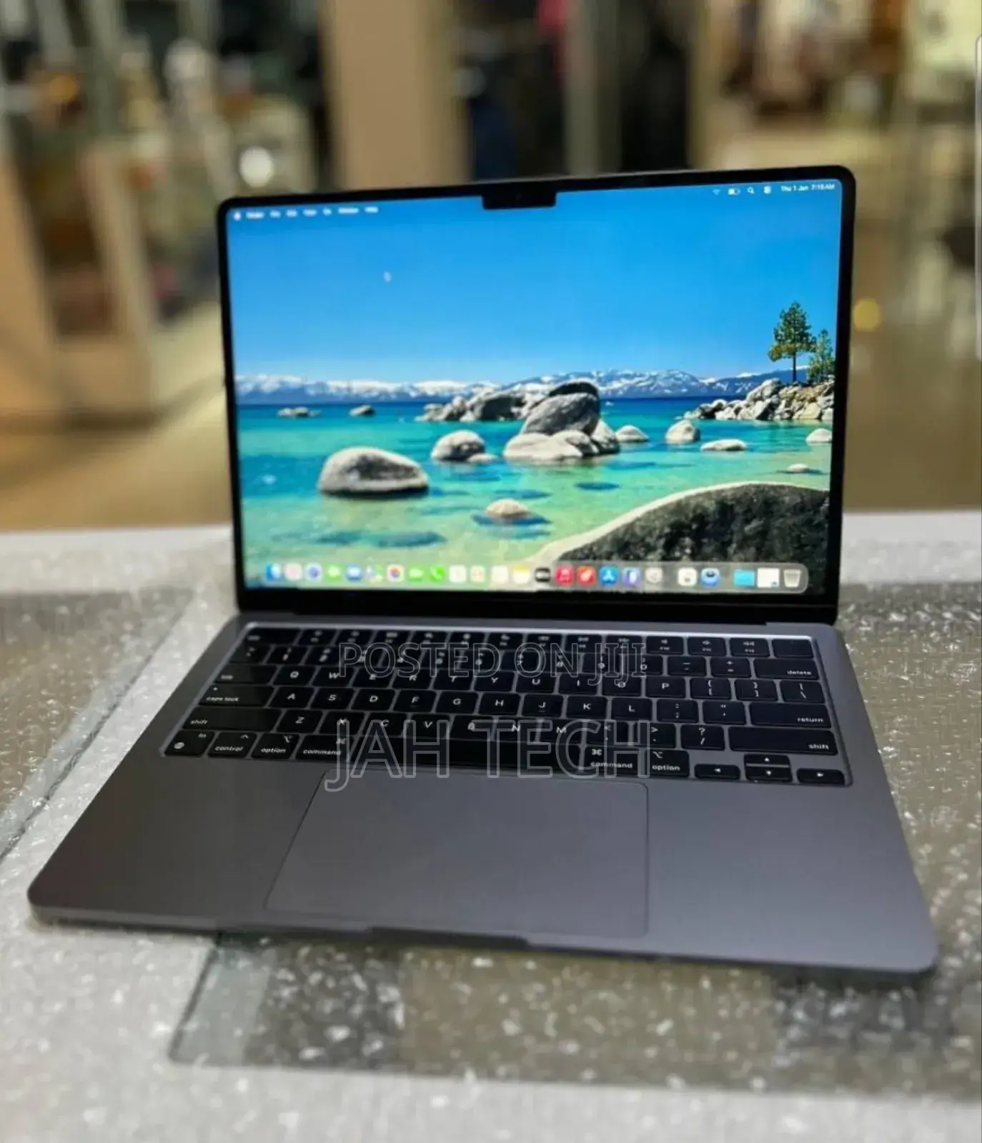 New Laptop Apple MacBook Air 2022 M2 8GB Apple M2 SSD 256GB