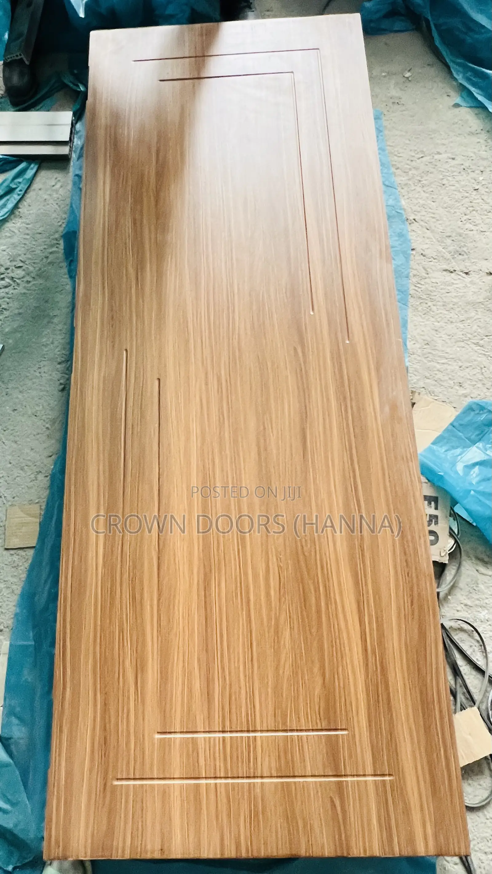 Engineered Wooden Door Made of Natural Stone Wooden Fiber From Crown