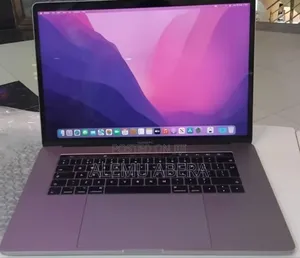 New Laptop Apple MacBook Pro 2017 16GB Intel Core i7 SSD 512GB