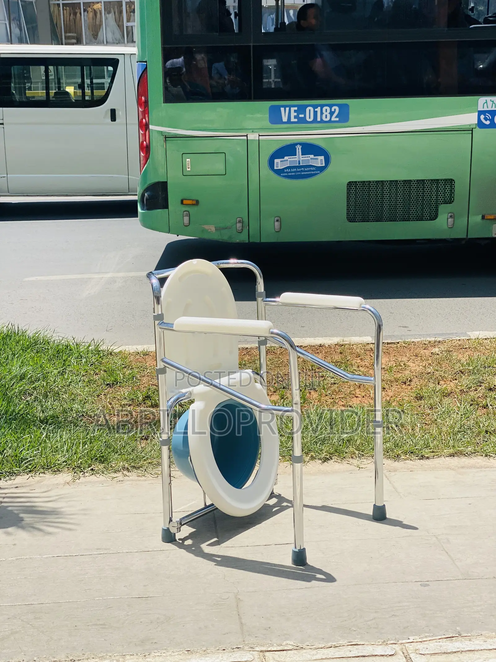 Commode - Ideal for Adult, Pregnant Women, Elderlyweight Capacity150kg