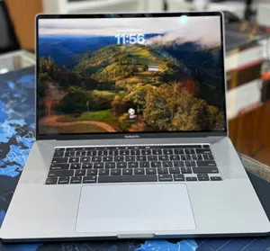 New Laptop Apple MacBook Pro 16GB Intel Core i7 SSD 512GB