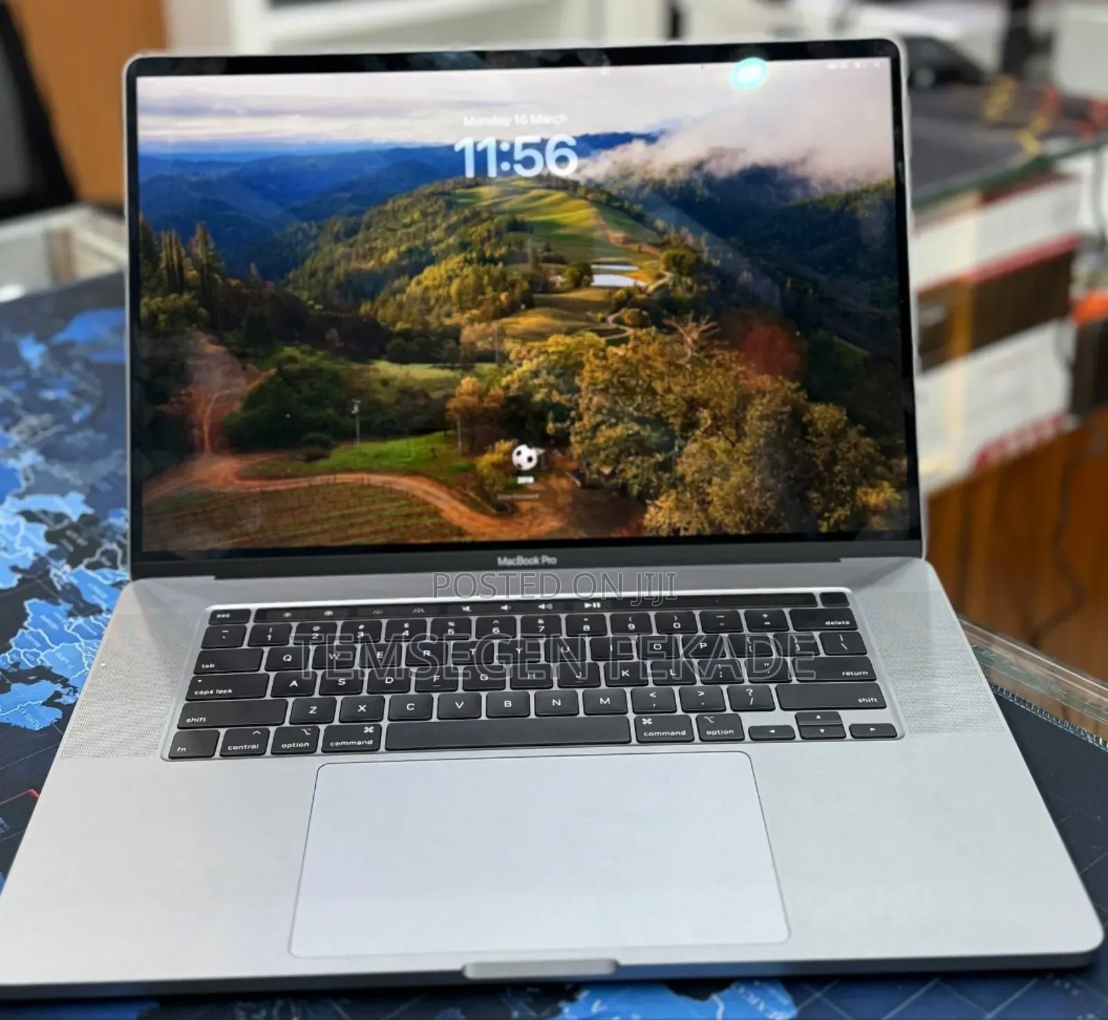 New Laptop Apple MacBook Pro 16GB Intel Core i7 SSD 512GB