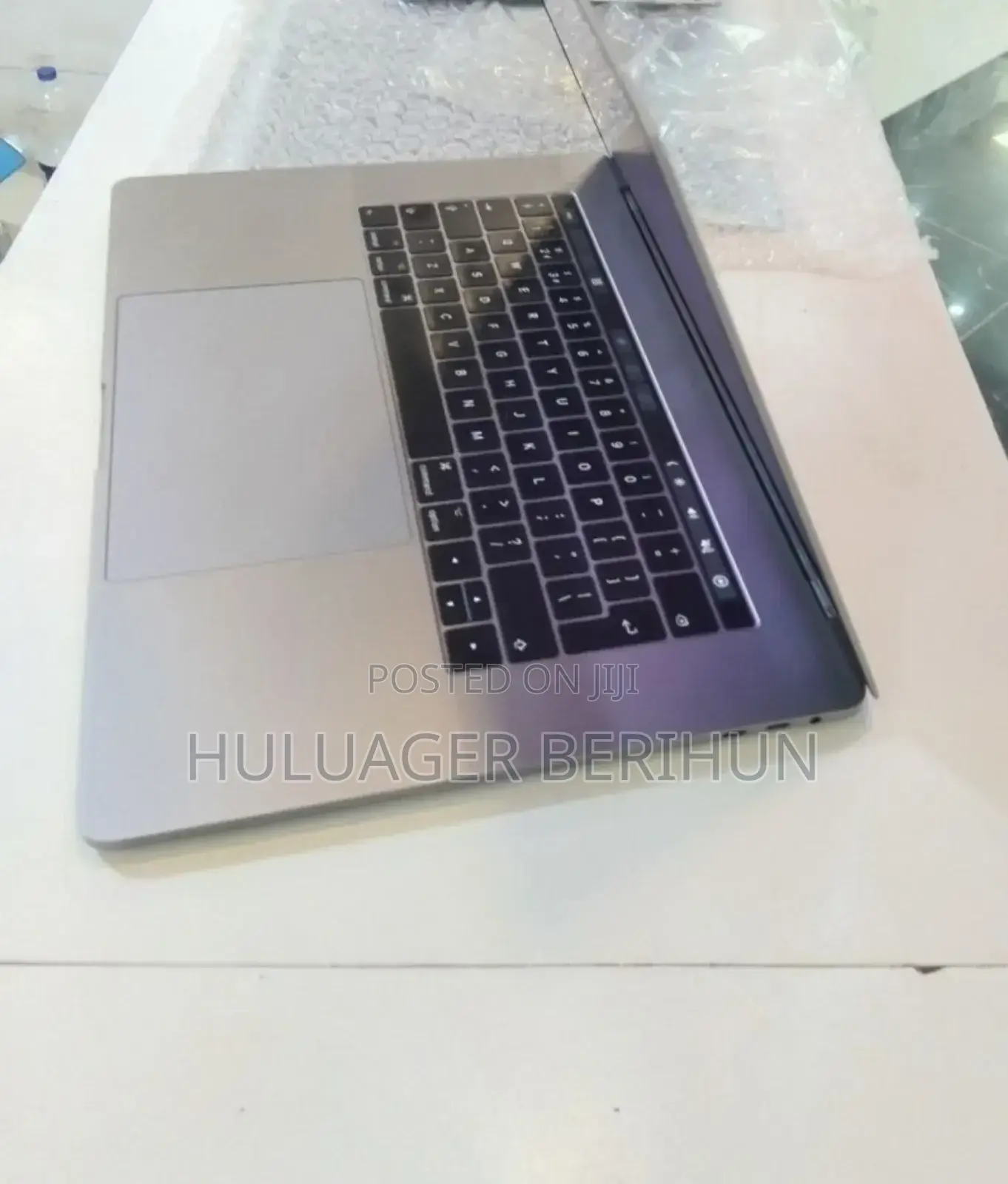 New Laptop Apple MacBook Pro 2017 16GB Intel Core i7 SSD 512GB