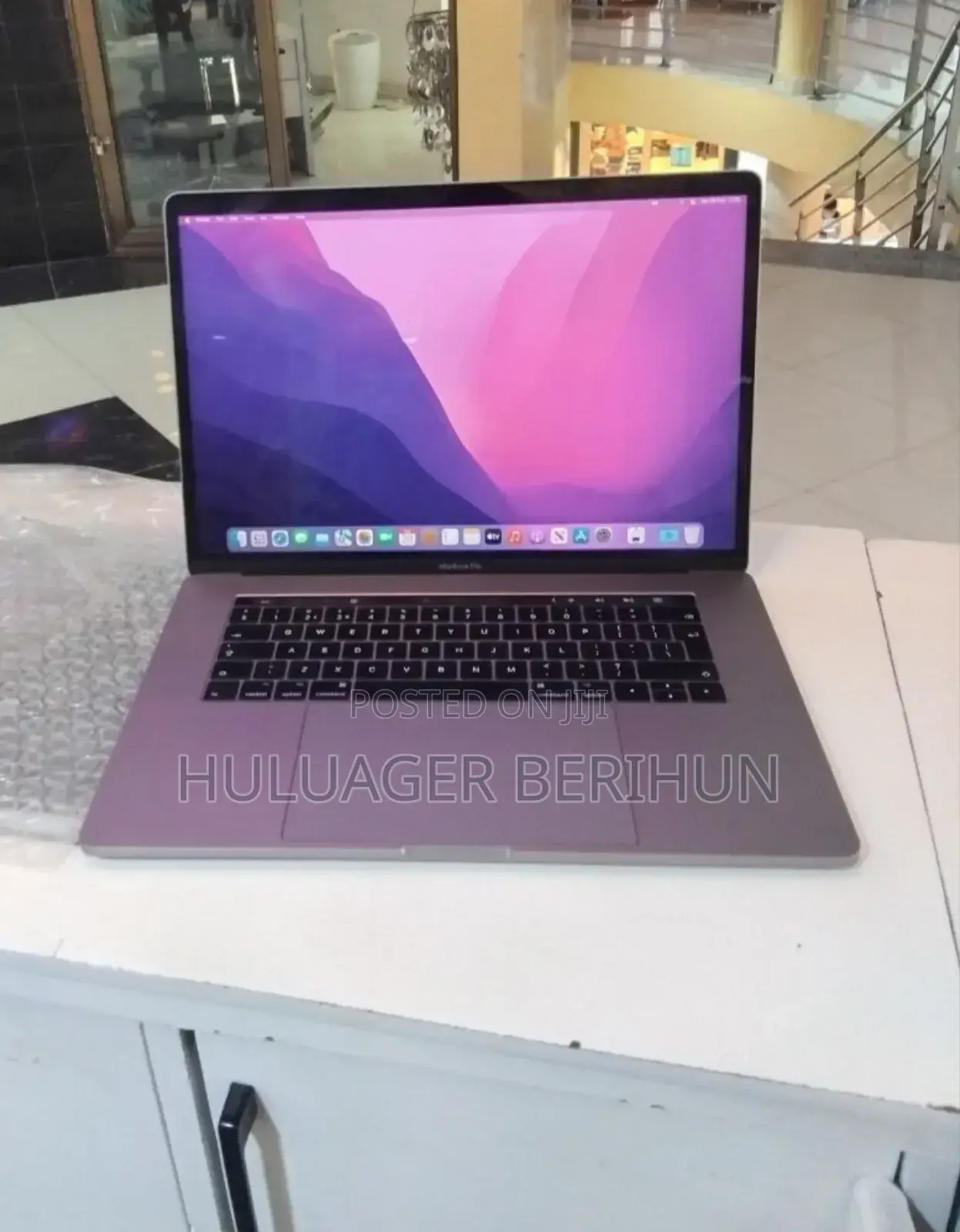 New Laptop Apple MacBook Pro 2017 16GB Intel Core i7 SSD 512GB