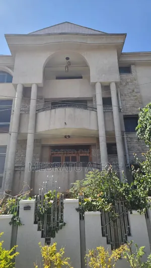 Furnished 9bdrm Villa in City Center Home, Yeka for sale