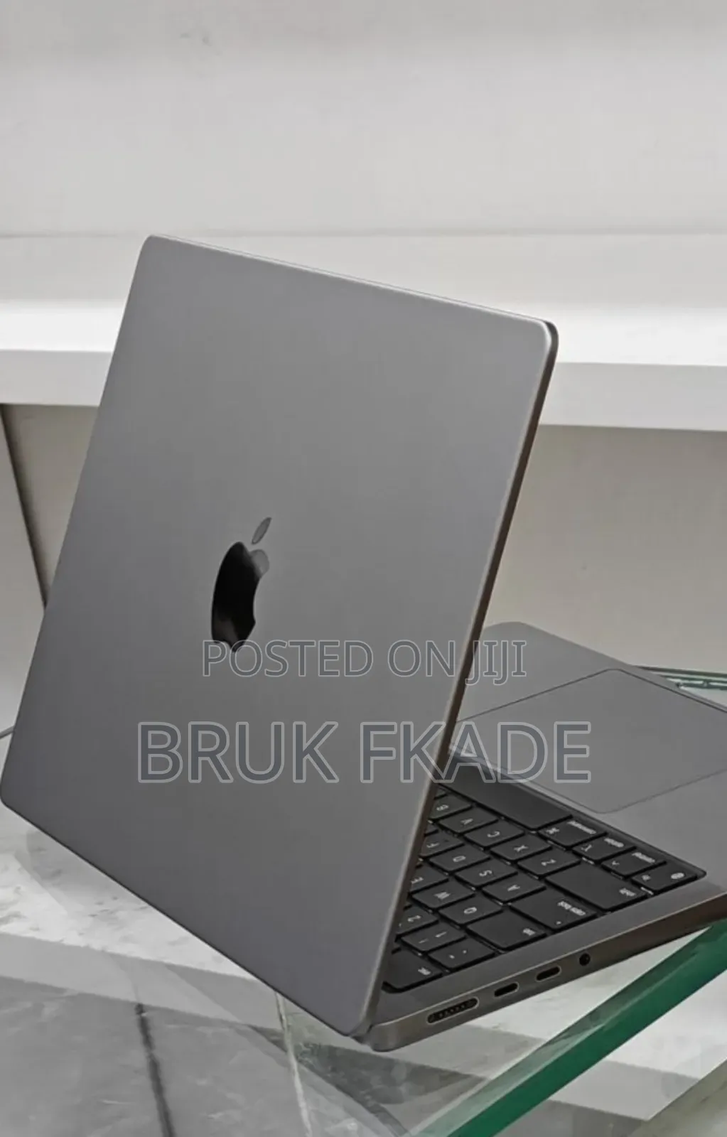 New Apple MacBook Pro 2023 M3 Pro 14-inch 8GB Apple M3 Pro SSD 512GB