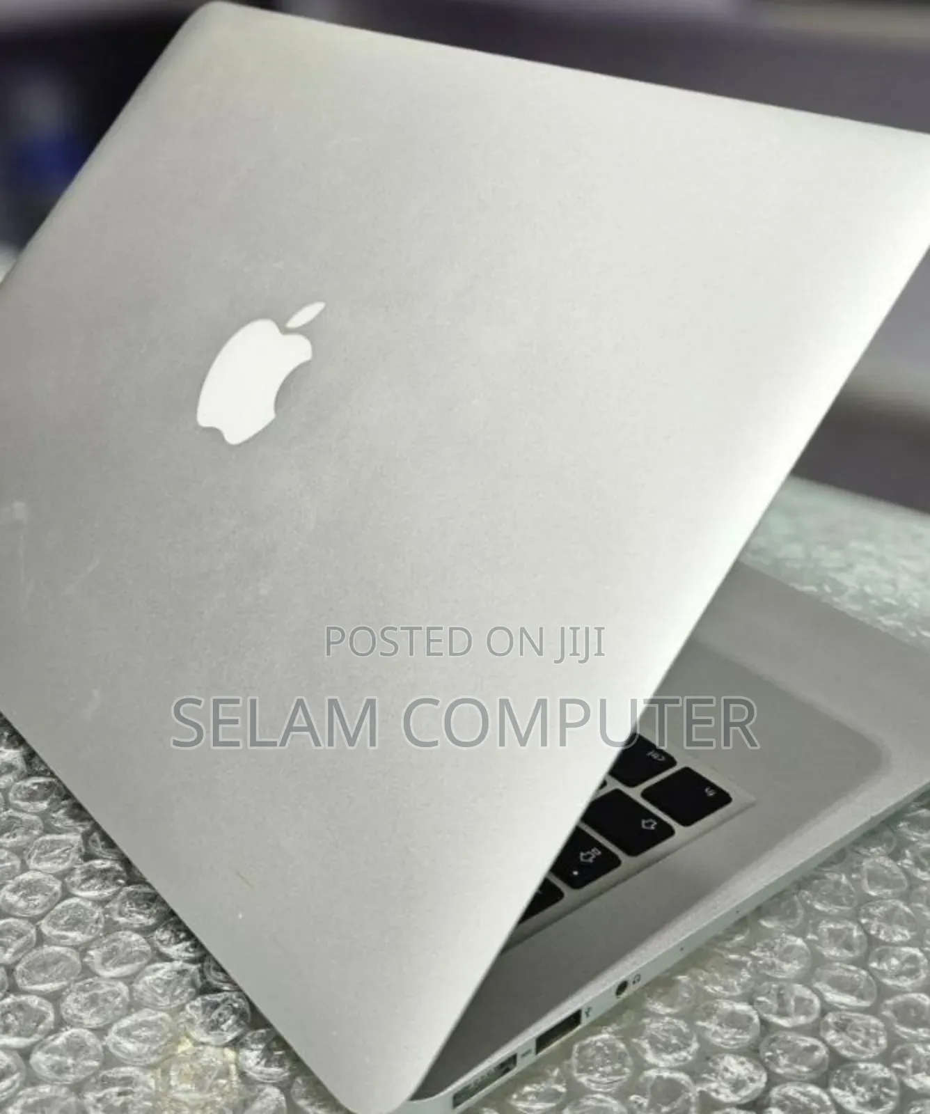 New Laptop Apple MacBook Pro 2017 8GB Intel Core i7 SSD 512GB