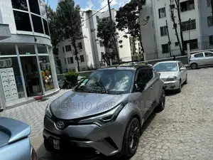 Toyota C-HR 2020 Gray