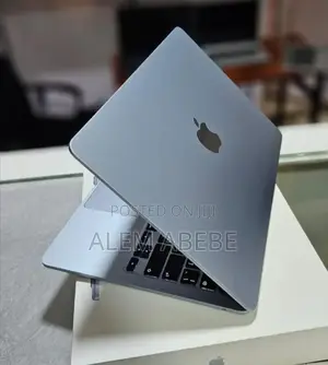 New Laptop Apple MacBook Air 2025 M4 13-inch 16GB Apple M4 SSD 256GB