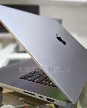 New Laptop Apple MacBook Pro 2021 M1 32GB Apple M1 Pro SSD 1T