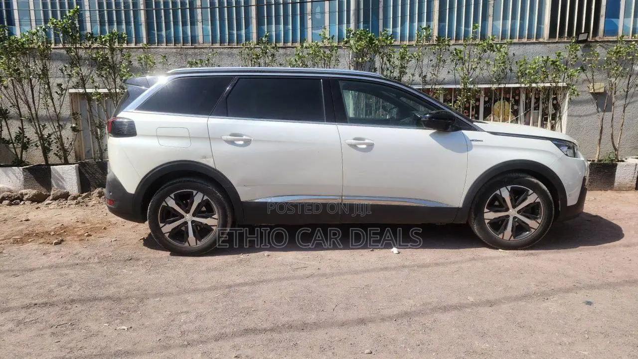 Peugeot 5008 2020 White
