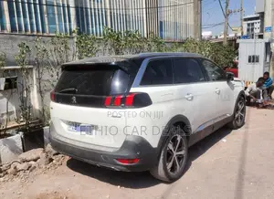 Peugeot 5008 2020 White