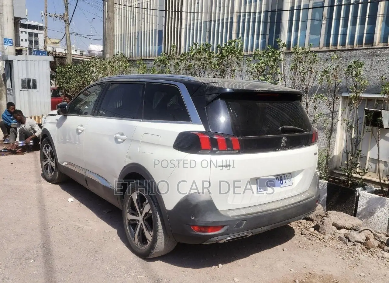Peugeot 5008 2020 White