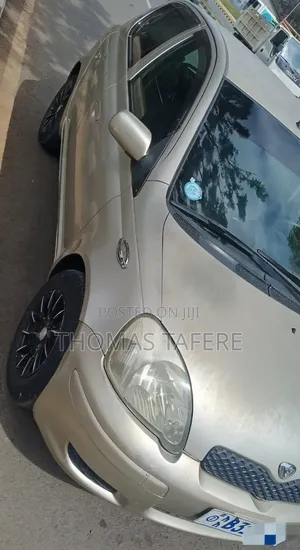 Toyota Vitz 2003 Silver