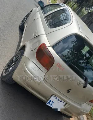 Toyota Vitz 2003 Silver