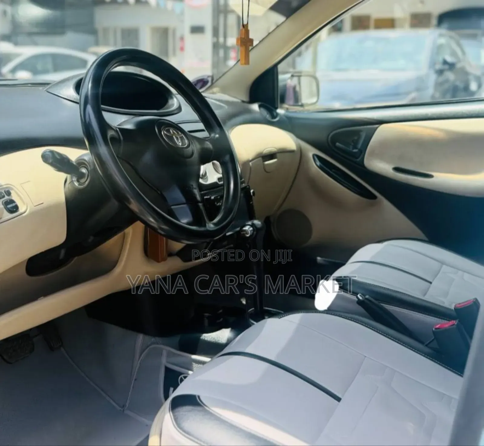 Toyota Vitz 2002 Silver