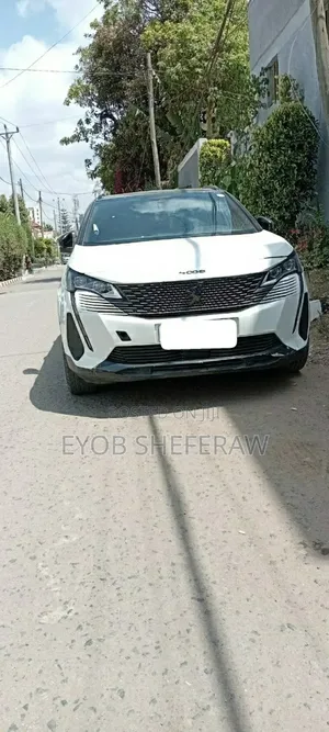 Peugeot 5008 2022 White