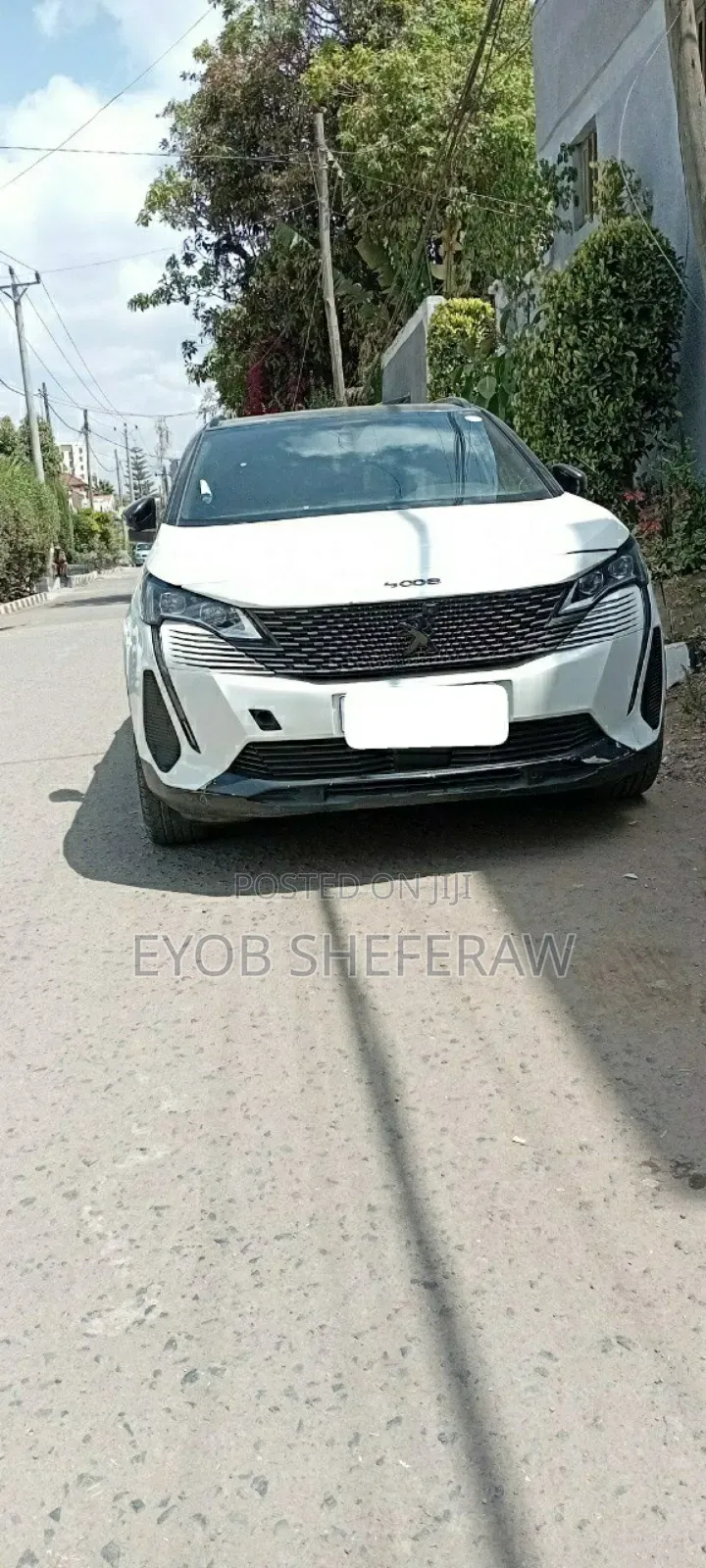 Peugeot 5008 2022 White
