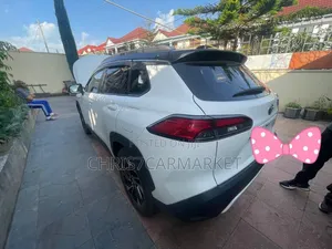 Toyota Corolla Cross Hybrid SE AWD 2023 White