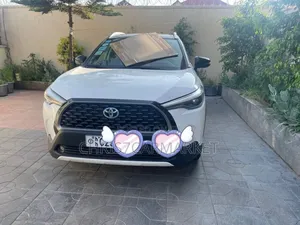 Toyota Corolla Cross Hybrid SE AWD 2023 White