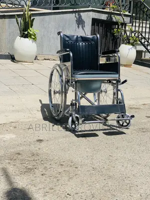 Wheelchair With Loading Capacity: 150kg, Total Height: 87cm