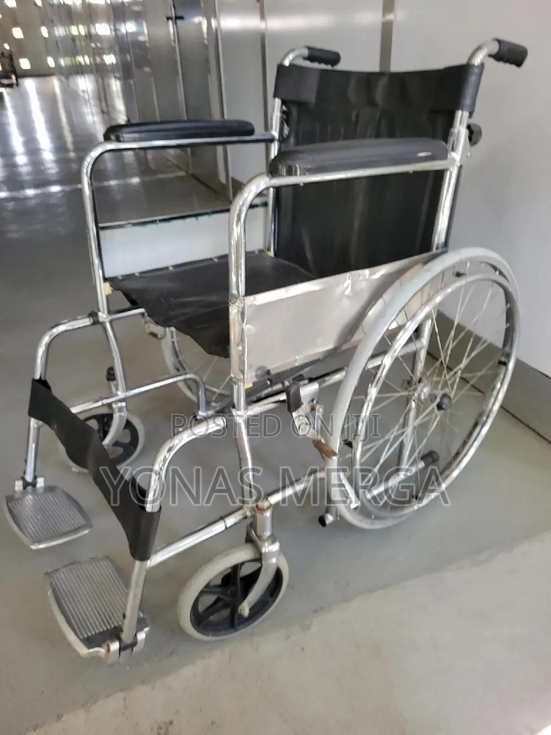 Wheelchair//8” Front Castor and 24” Mag Wheels Double Cross Braces
