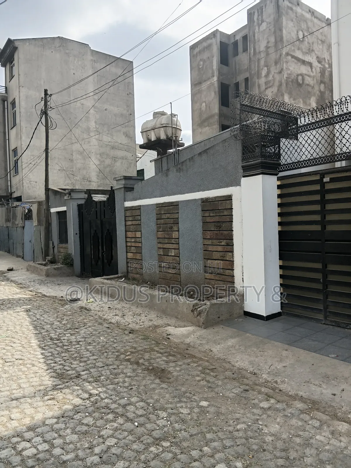 4bdrm House in Nasswe Real State, Nifas Silk-Lafto for sale