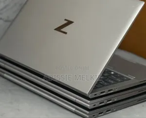 New Laptop HP ZBook Firefly G8 16GB Intel Core i7 SSD 512GB