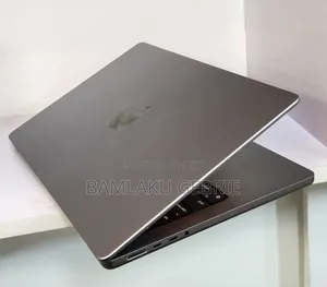 New Laptop Apple MacBook Pro M1 16GB Apple M1 Pro SSD 512GB