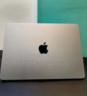 New Laptop Apple MacBook Air 2022 M2 8GB Apple M2 SSD 256GB