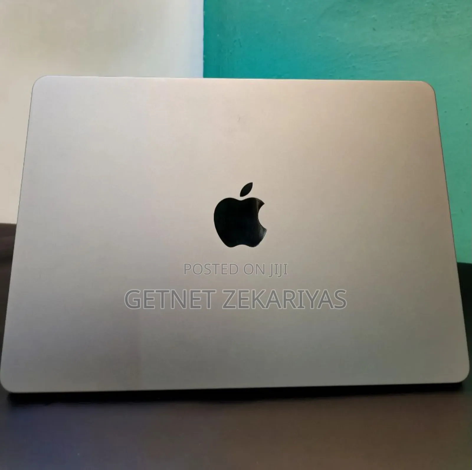 New Laptop Apple MacBook Air 2022 M2 8GB Apple M2 SSD 256GB