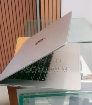 New Laptop Apple MacBook Air 2024 M3 15-inch 8GB Apple M3 SSD 256GB