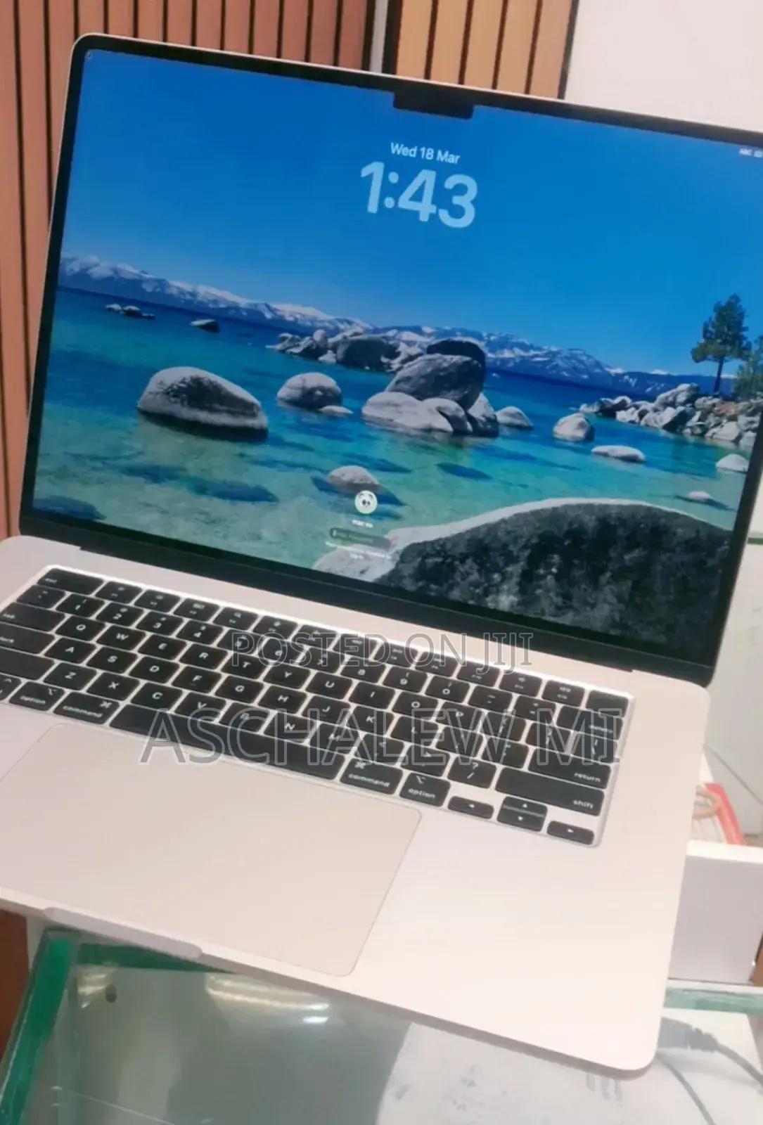 New Laptop Apple MacBook Air 2024 M3 15-inch 8GB Apple M3 SSD 256GB